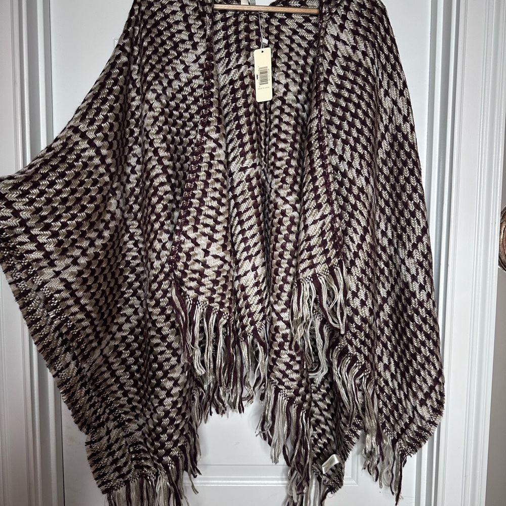 Simply Noelle Brown and Cream Knit Poncho